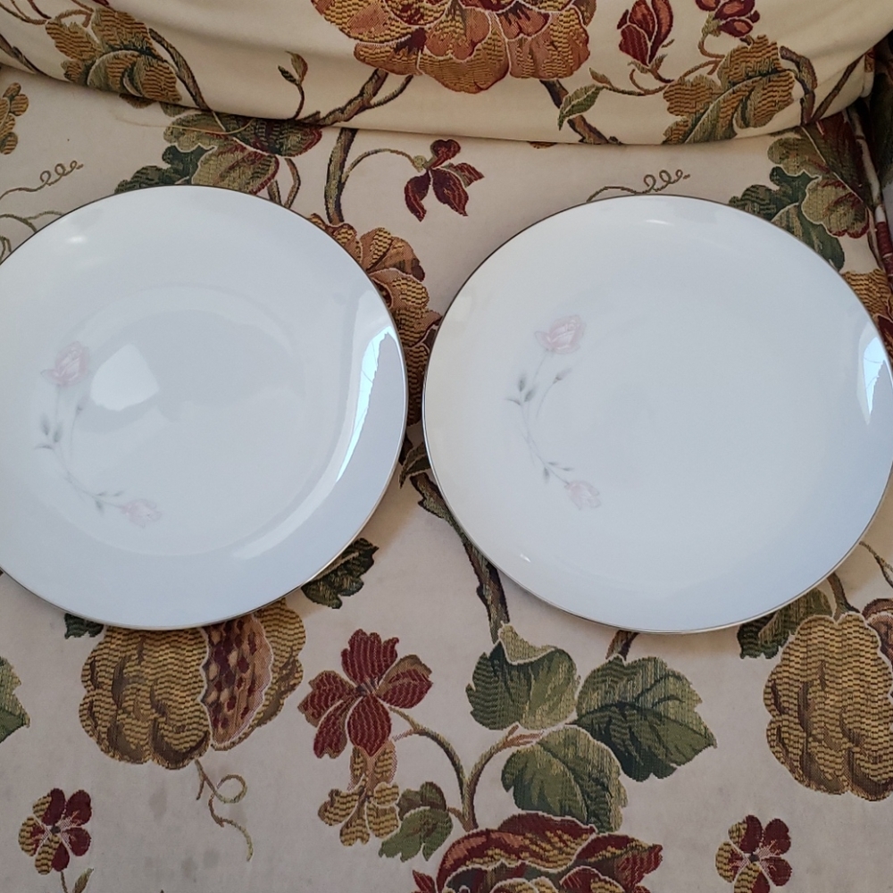 Four crown china 2.dinner plates